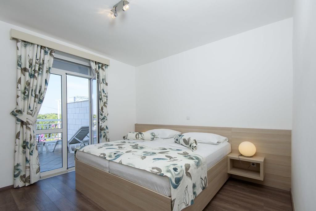 Štikovica Paradis Apartments מראה חיצוני תמונה